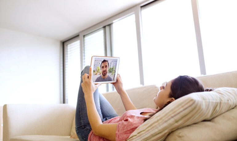 The Benefits of Online Counseling for Long-Distance Relationships