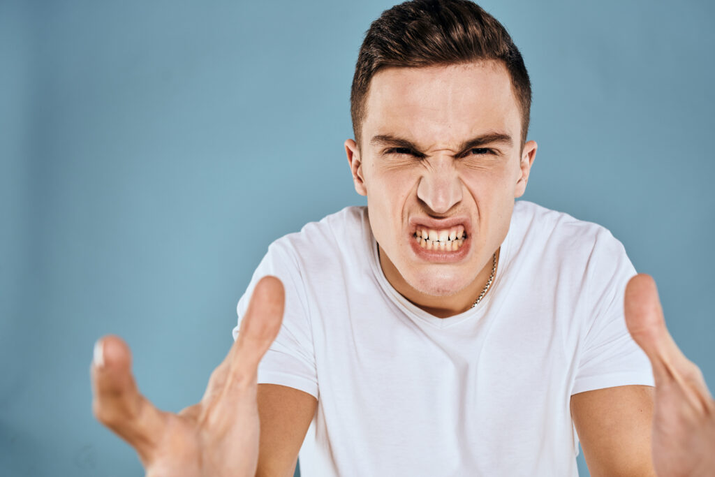 how to handle passive-aggressive behavior
